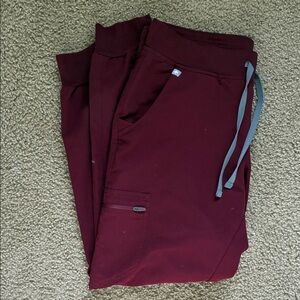Women’s Figs Zamora Scrub Pant Joggers Size Medium Burgundy